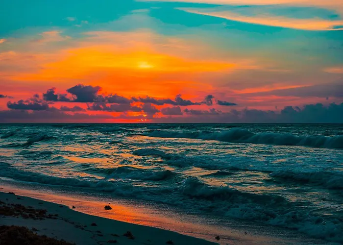 Quiet Mornings In Centro Playa, King & 2br Duplex Suites, Sleeps 2-8, Ado Bus 2 Min, 5th Ave 3 Min, & Cozumel Ferry 4 Min, Cenotes 20 Min, Kitchenette Wifi Ac Appartamento Playa del Carmen