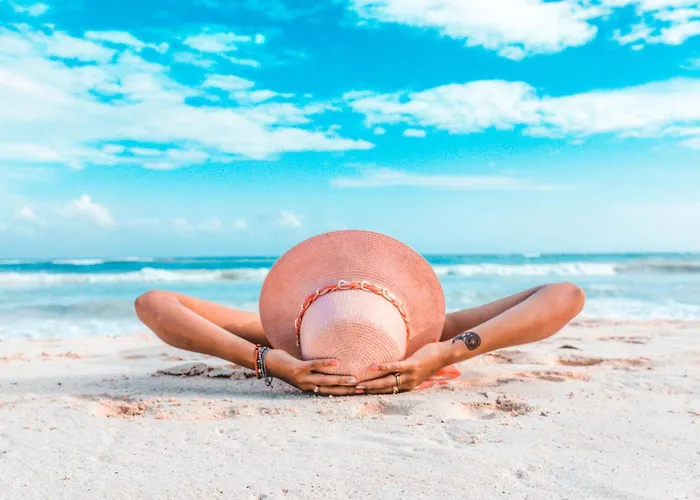 Quiet Mornings In Centro Playa, King & 2br Duplex Suites, Sleeps 2-8, Ado Bus 2 Min, 5th Ave 3 Min, & Cozumel Ferry 4 Min, Cenotes 20 Min, Kitchenette Wifi Ac Playa del Carmen