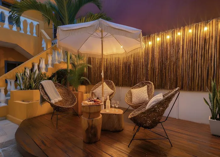 Appartamento Quiet Mornings In Centro Playa, King & 2br Duplex Suites, Sleeps 2-8, Ado Bus 2 Min, 5th Ave 3 Min, & Cozumel Ferry 4 Min, Cenotes 20 Min, Kitchenette Wifi Ac *