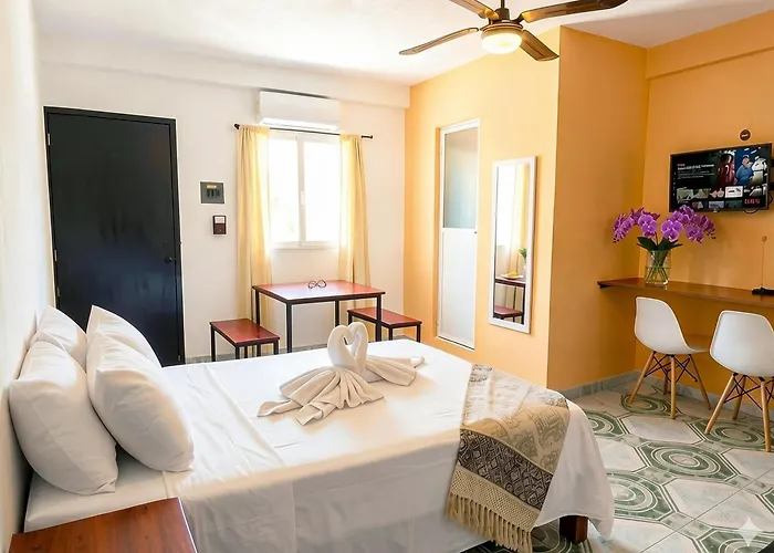 Appartamento Quiet Mornings In Centro Playa, King & 2br Duplex Suites, Sleeps 2-8, Ado Bus 2 Min, 5th Ave 3 Min, & Cozumel Ferry 4 Min, Cenotes 20 Min, Kitchenette Wifi Ac *
